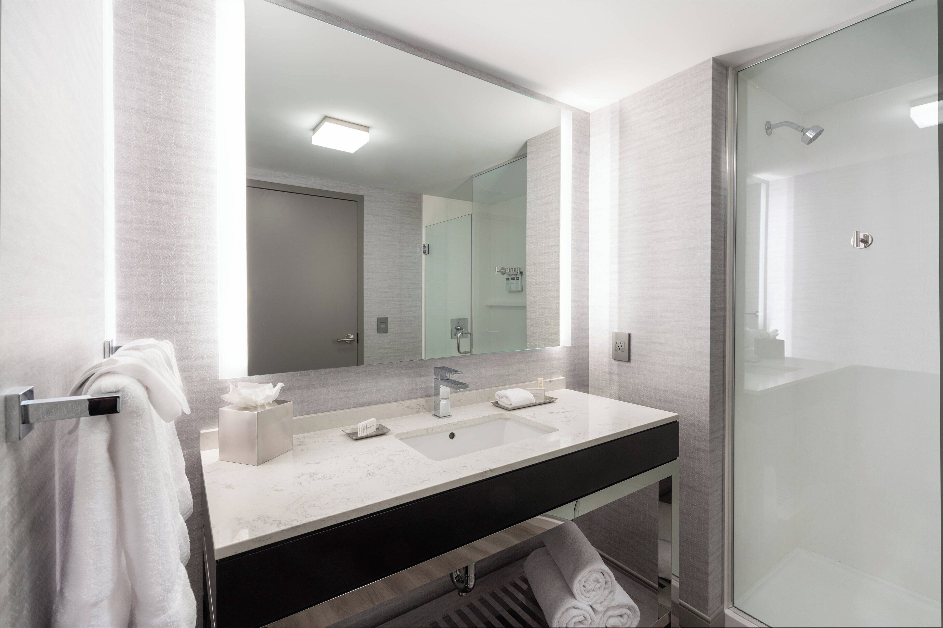 studio, 1 king bed with sofa bed | bathroom | free toiletries, hair dryer, towels