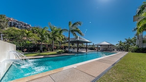 Outdoor pool - Marina Dreams - Airlie Beach (Airlie Beach)