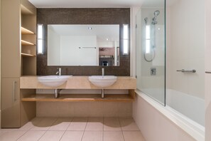 Apartment, 2 Bedrooms, Marina View | Bathroom shower - Marina Dreams - Airlie Beach (Airlie Beach)