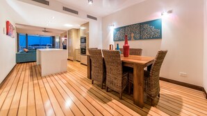 In-room dining - Marina Dreams - Airlie Beach (Airlie Beach)