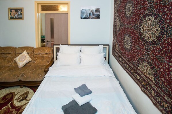 Standard Double Room, Shared Bathroom