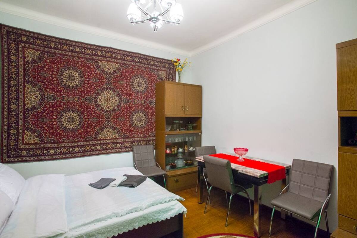 Habitación doble estándar, baño compartido | Escritorio, cortinas blackout y insonorización