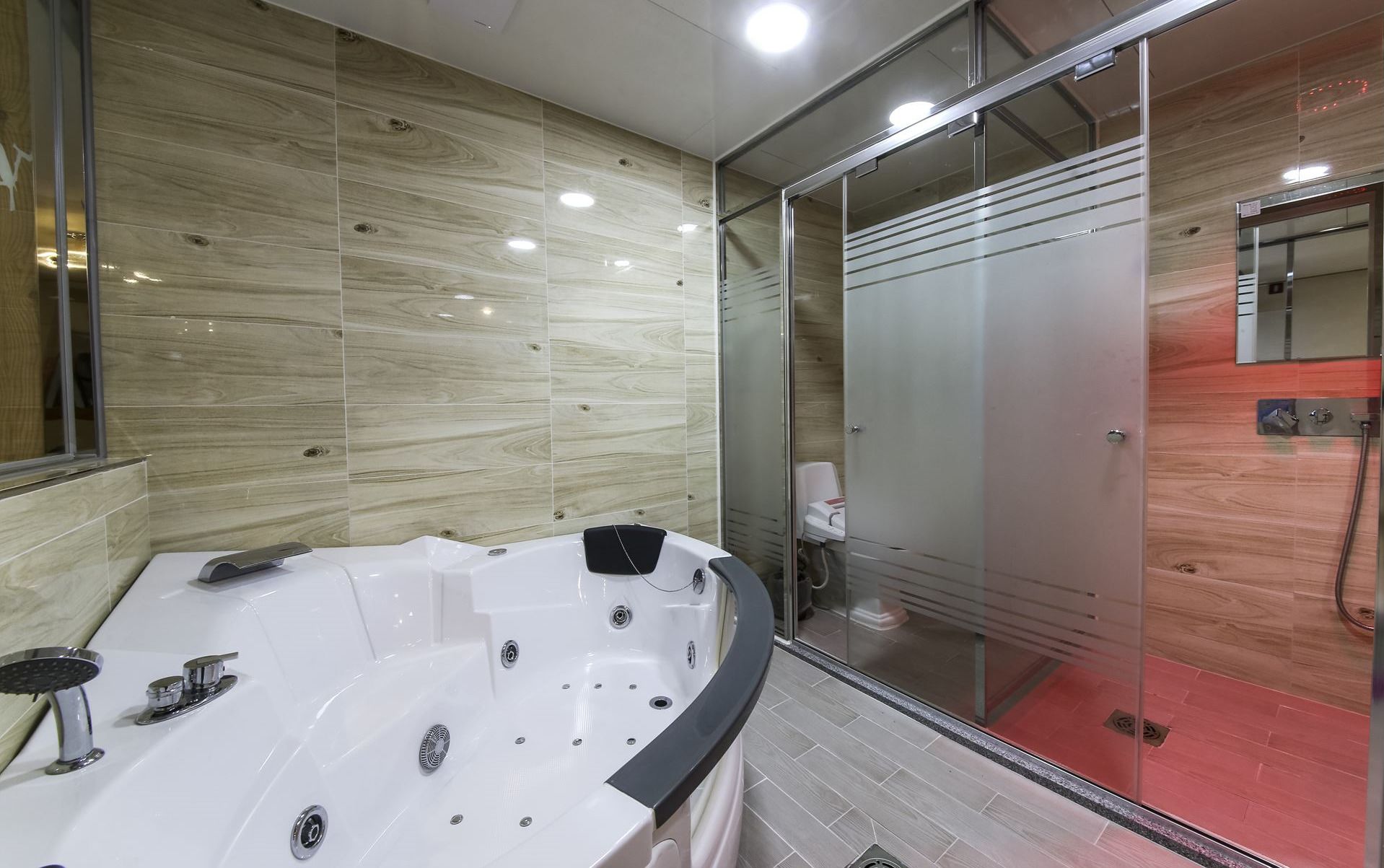 deep-soaking bathtub