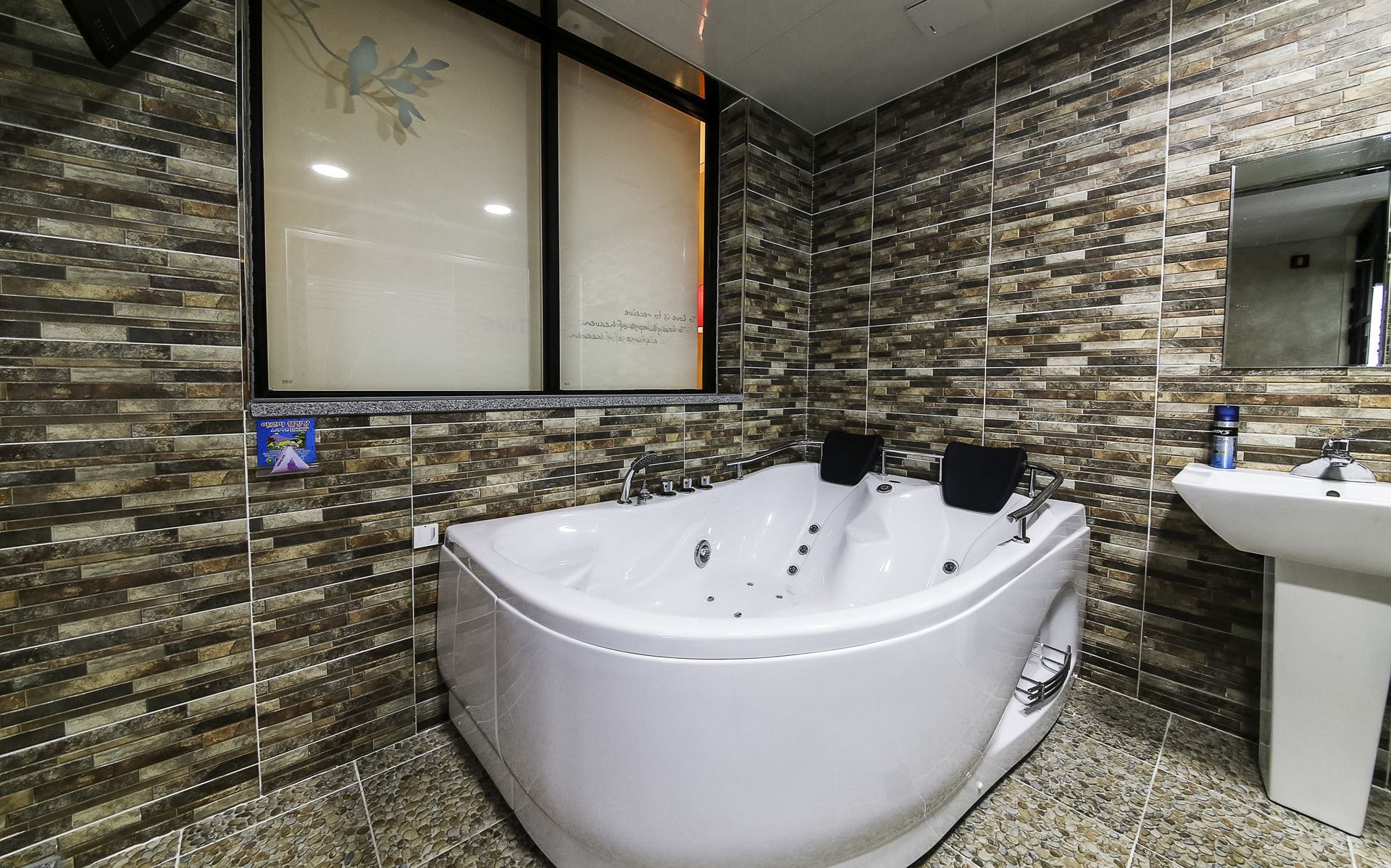 deep-soaking bathtub