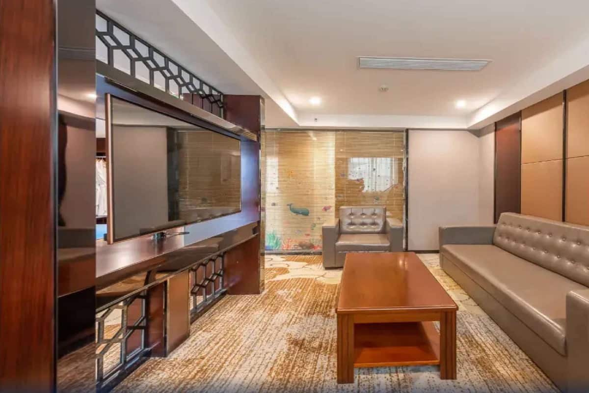 Suite, Meerdere bedden, roken | Een kluis op de kamer, geluiddichte muren, gratis wifi, beddengoed