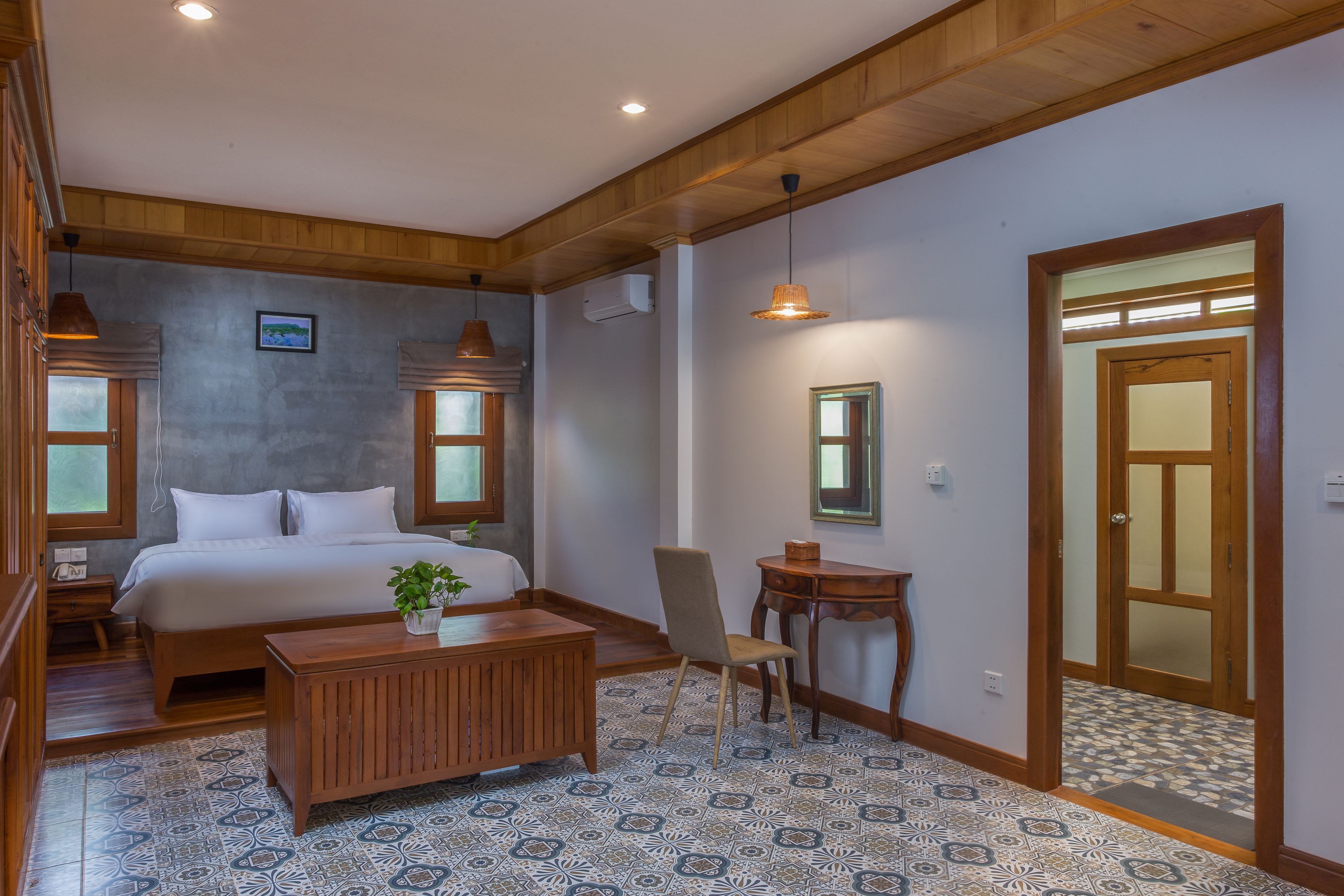 family suite villa garden view - free shuttle | minibar, in-room safe, individually decorated, desk