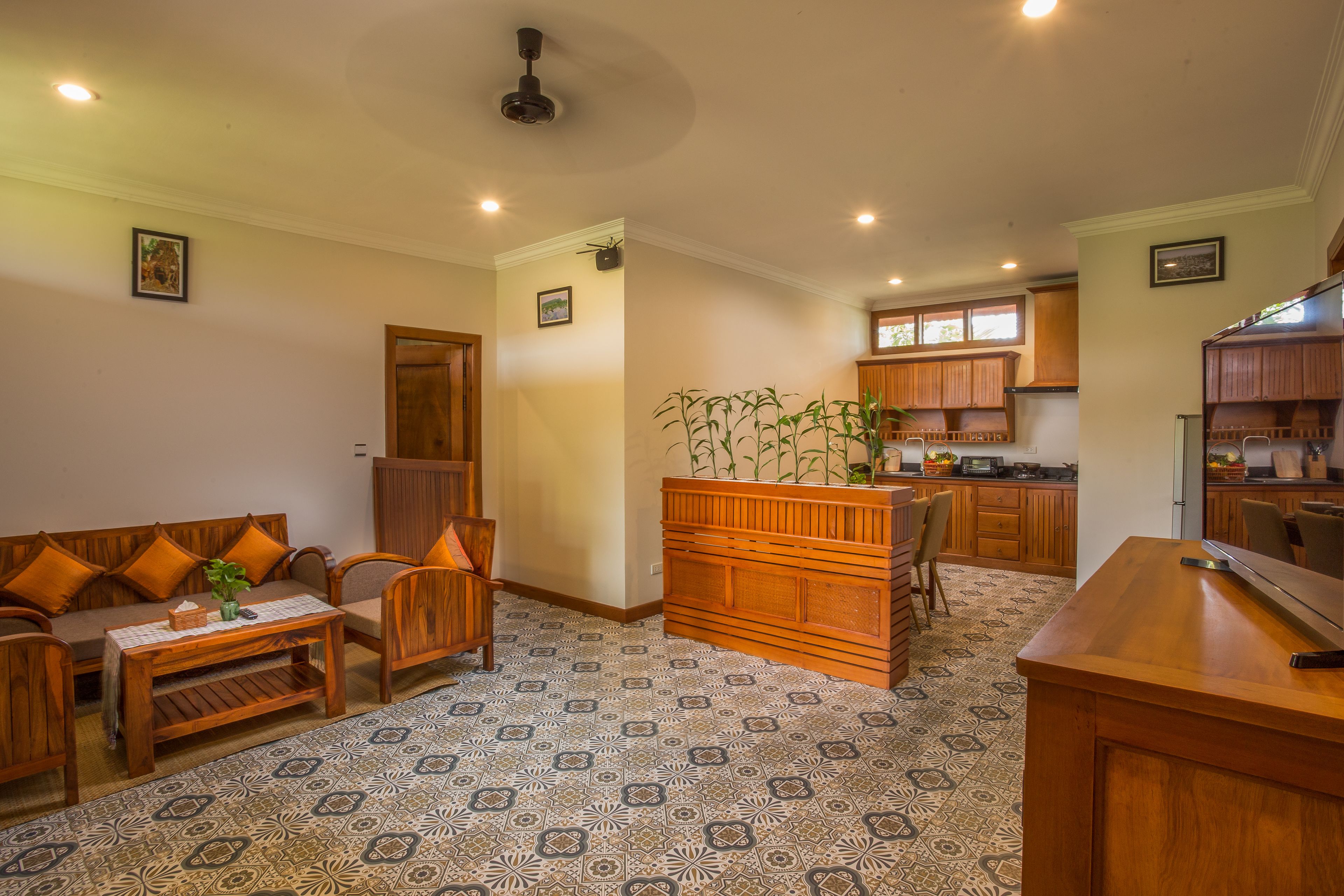 minibar, in-room safe, individually decorated, desk
