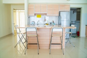 Fridge, highchair - Setiawalk Tiffany (Puchong)