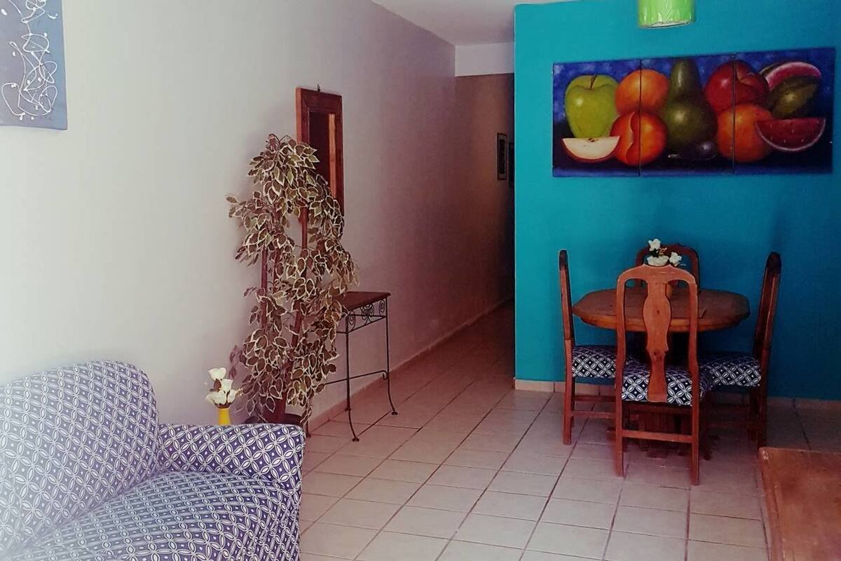 Departamento, para no fumadores (Gustavo) | Área de sala de estar | Televisión de pantalla plana de 32 pulgadas con canales por cable 