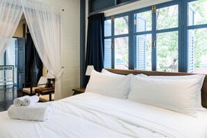 Colonial Suite | In-room safe, desk, blackout drapes, soundproofing - Baan Vajra (Bangkok)