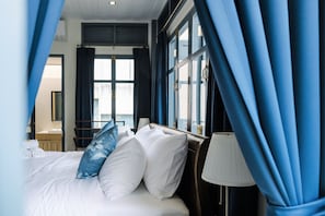 Colonial Suite  | In-room safe, desk, blackout drapes, soundproofing