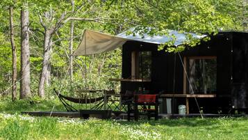 Glamping Cabin | Down duvets, bed sheets