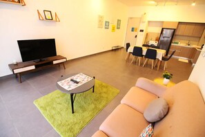 Huoneisto, 2 makuuhuonetta | Olohuone | Taulutelevisio