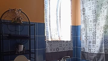 Exclusive Double Room | Bathroom