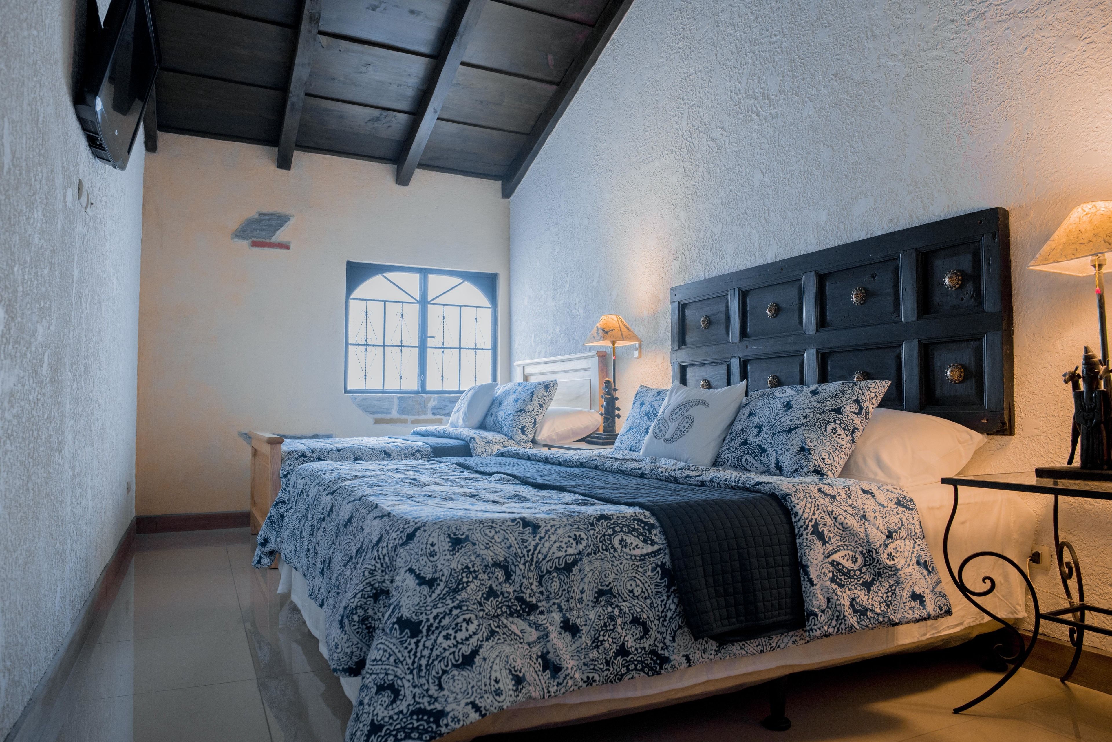 Comfort-Zimmer, Mehrere Betten (King) | 2 Schlafzimmer, Bettwäsche aus ägyptischer Baumwolle