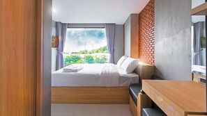 Deluxe Premier Room | Desk, free WiFi, bed sheets - B2 Mukdahan Boutique and Budget Hotel (Mukdahan)