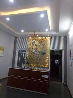 Quầy tiếp tân