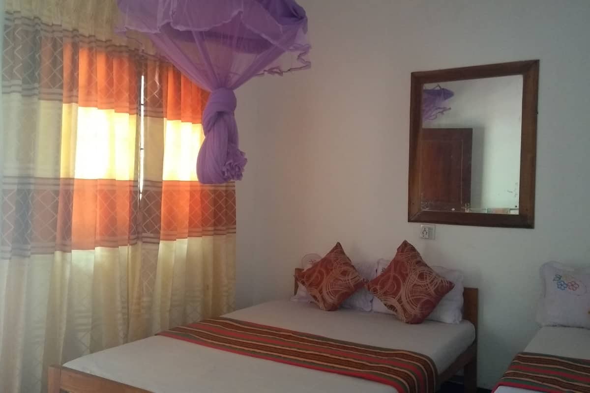 Standard Double Room, Multiple Beds, Non Smoking | Desk, bed sheets
