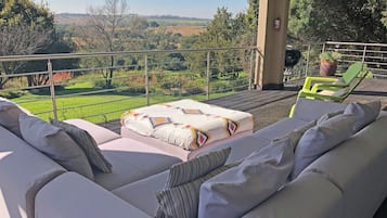 Romantic Cottage, 2 Bedrooms (Fish Eagle) | Terrace/patio