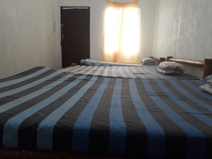 Basic Room, Ground Floor | Bed sheets - Magic's Place (Moalboal)