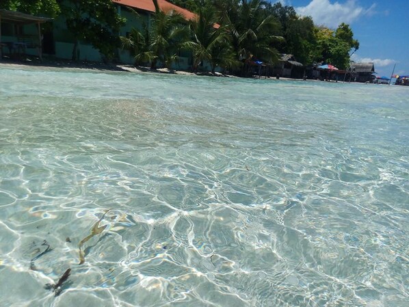 Beach nearby - Magic's Place (Moalboal)