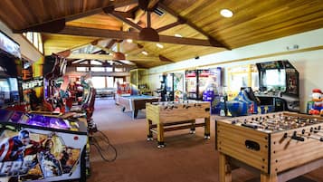 Condo, 1 Bedroom | Game room