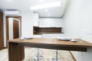 デラックス スタジオ 禁煙 パークビュー | 専用キッチン | 小型冷蔵庫、電子レンジ、コンロ、電気ポット