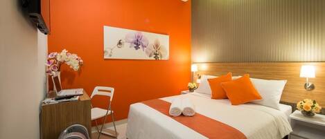 Superior Room, 1 Queen Bed | Desk, iron/ironing board, free WiFi