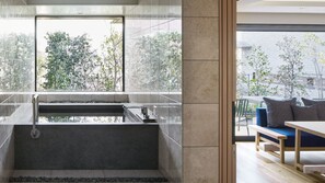 Down comforters, pillowtop beds, minibar, in-room safe - THE THOUSAND KYOTO (Kyoto)