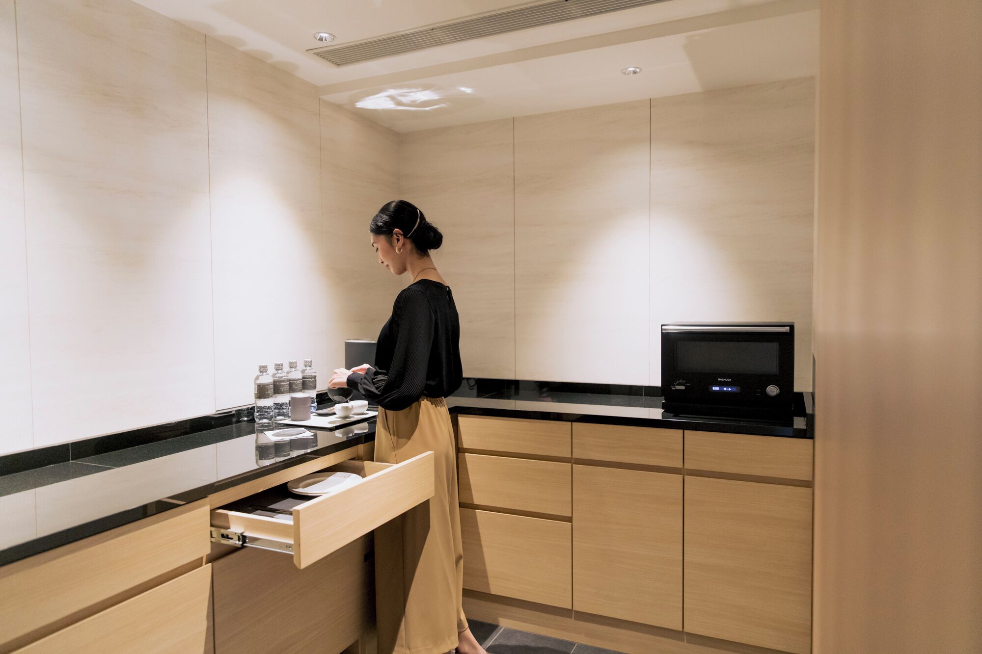 the thousand suite, non smoking | private kitchen | fridge, coffee/tea maker, electric kettle