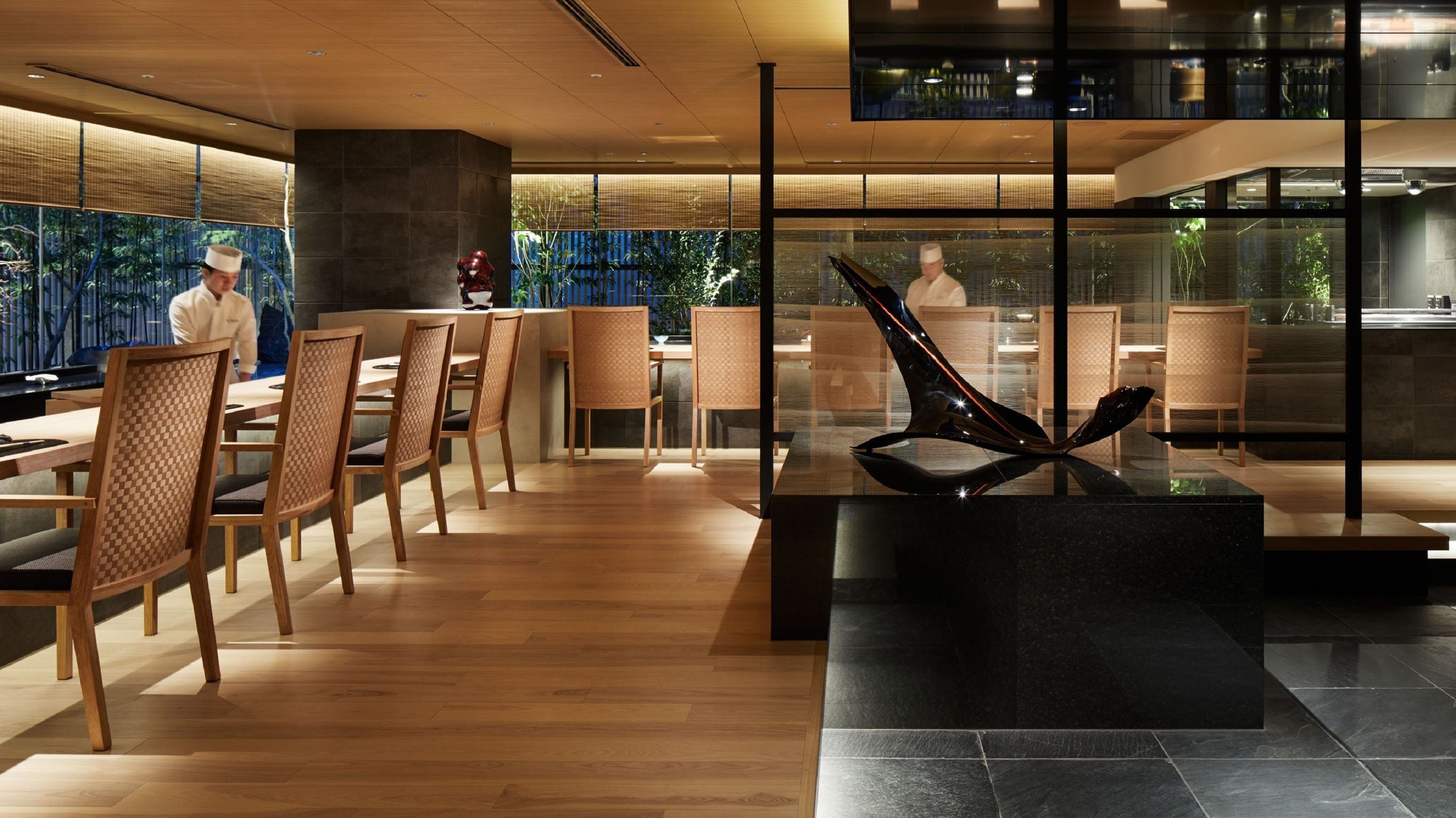 2 restaurants, breakfast, lunch, dinner served; italian cuisine