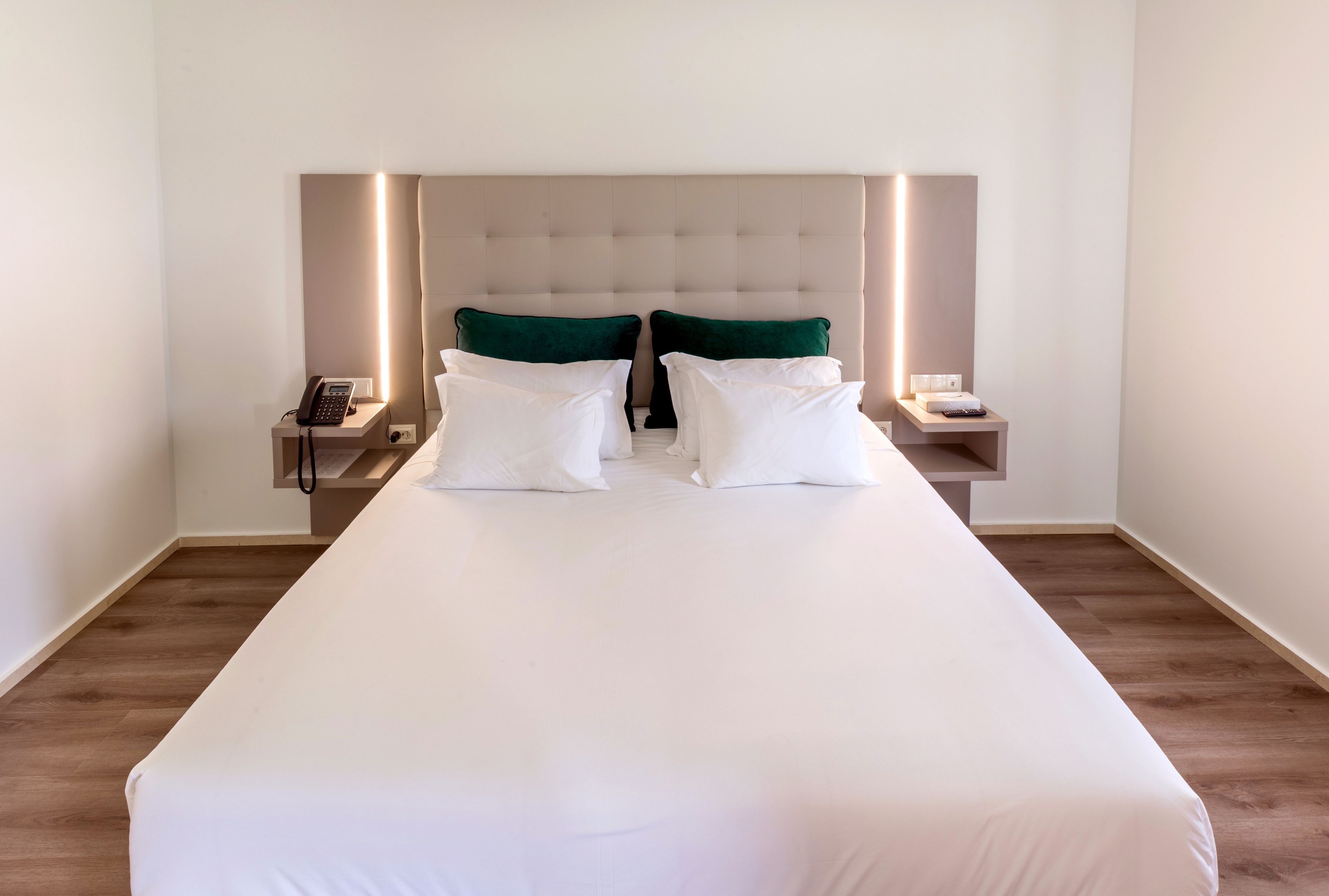 premium suite | minibar, in-room safe, desk, blackout curtains