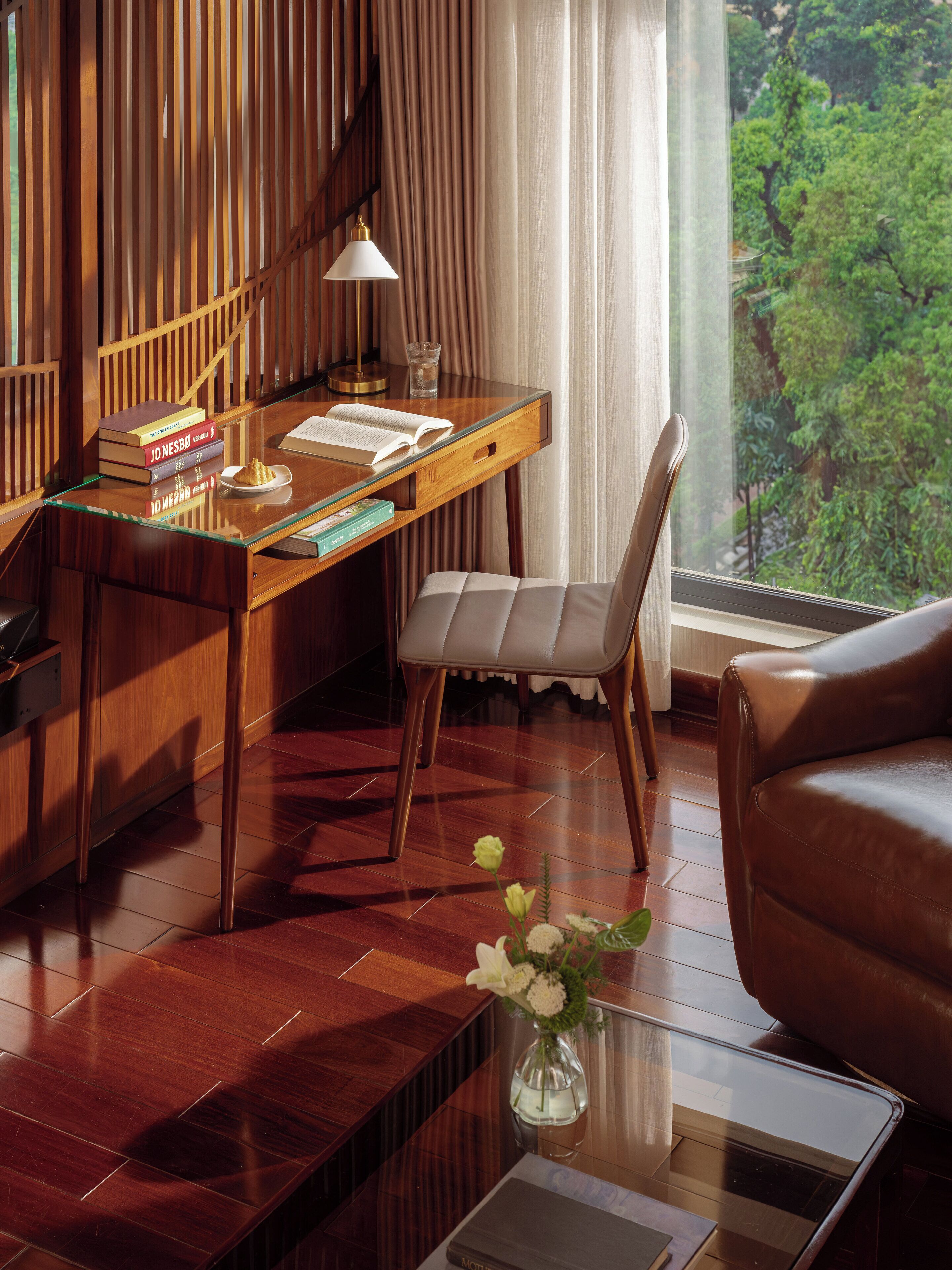 orchids suite with city view | living area | 43-inch flat-screen tv with cable channels, tv