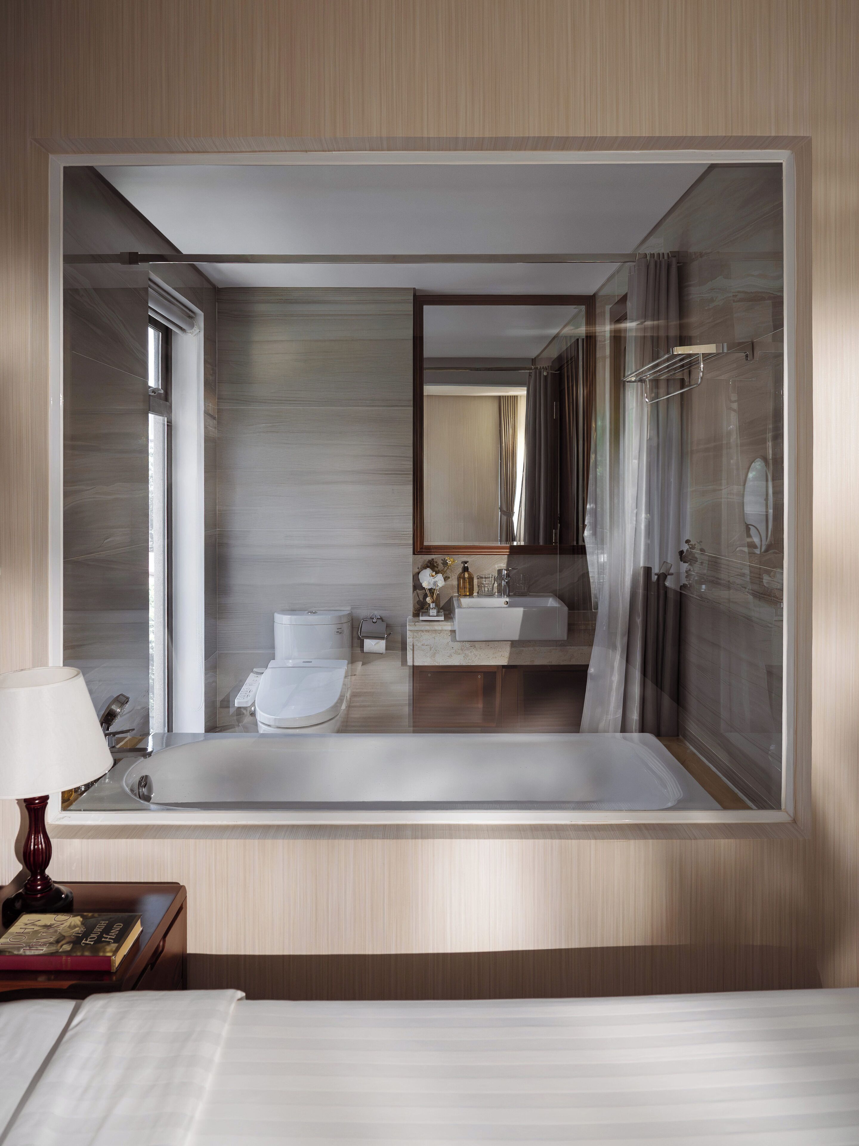 deluxe double or twin room | bathroom | free toiletries, hair dryer, bathrobes, slippers