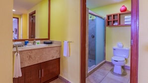 Bathroom - Ixchel - Ground Floor Standard Room 2107 (Isla Mujeres)