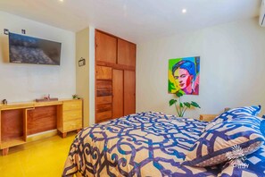 House | 2 bedrooms, desk, free WiFi