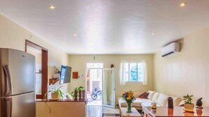 House | Private kitchen | Coffee/tea maker, fridge, microwave, oven - Casa Jalapeno (Isla Mujeres)