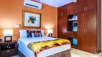 Condo | 2 bedrooms, free WiFi