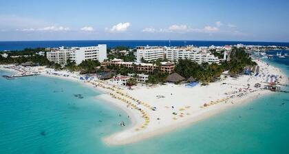 Isla 33 - Two Bedroom Villa 2201