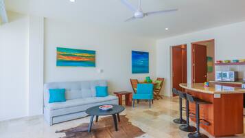 Condo | Sala de estar | Televisión