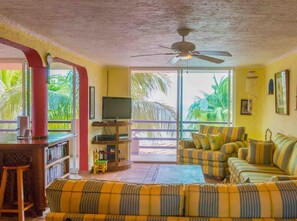 Living room - Casa Mimosa (Isla Mujeres)