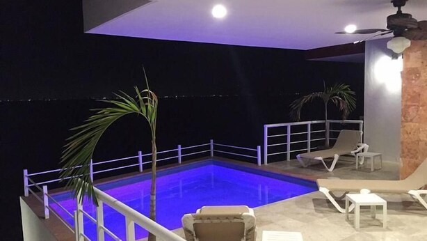 Outdoor pool - Casa Del Sol Naciente (Isla Mujeres)