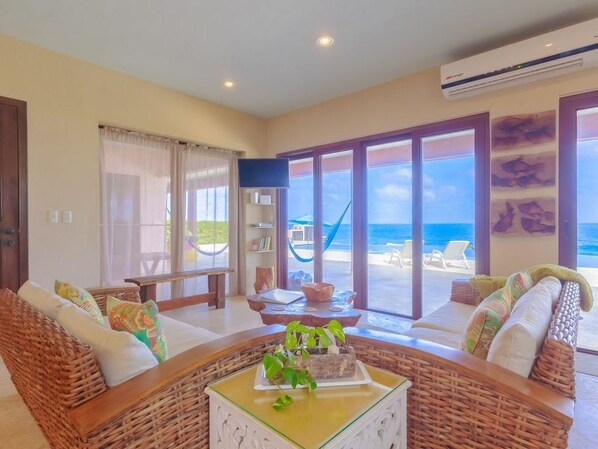 House | Living room | TV, DVD player