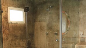 Villa | Bathroom
