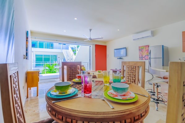 Condo | Private kitchen | Fridge, microwave, oven, coffee/tea maker