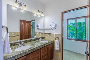 Bathroom - Isla Retreats - Villa 3 (Isla Mujeres)