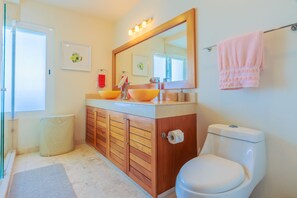 Bathroom - Isla 33 - 3 Bedroom PH #2404 (Isla Mujeres)