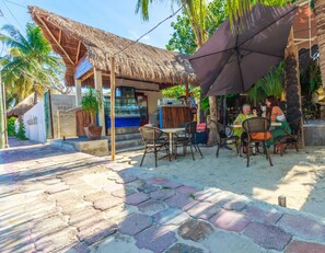 Huone | Parveke