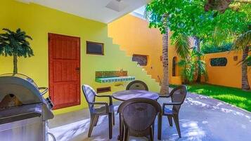 Vila | Tempat makan outdoor