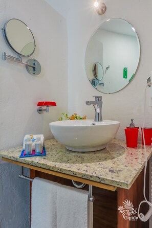 Bathroom - Comfortable Suite at Paradise Suites. Ideal Location, Steps From Playa Norte! (Isla Mujeres)